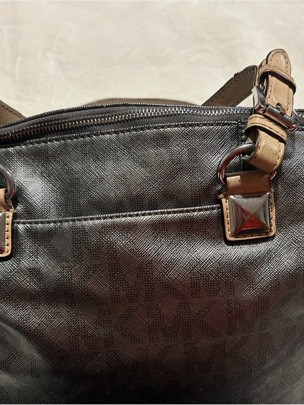 Michael Kors metallic Shoulder Bag with Beige Accents